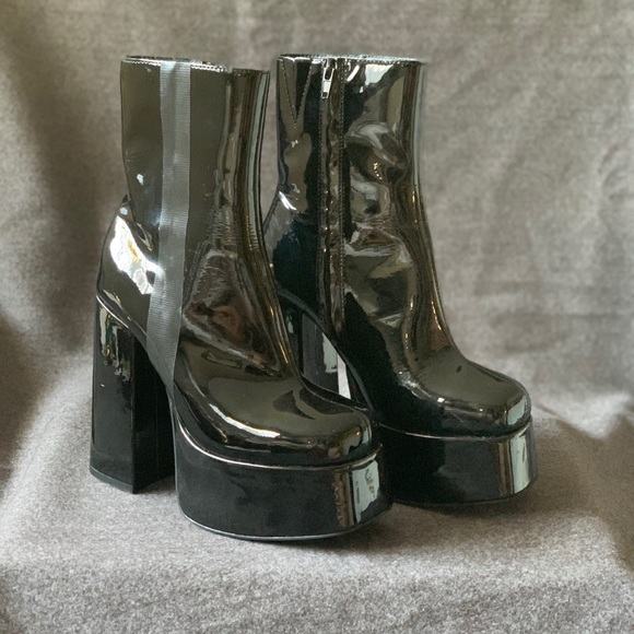 jeffrey campbell widow boot